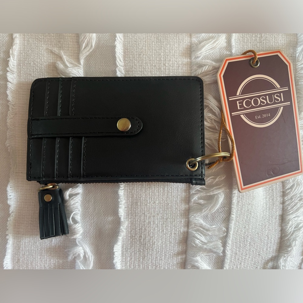 Black wallet/ wristlet . BNWT! 🖤